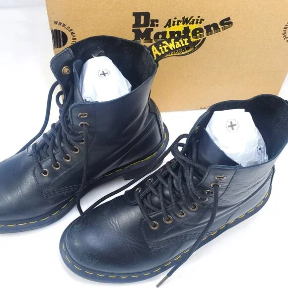 Dr MARTENS BLACK LEATHER BOOTS NON-SLIP 16 EYE BOOTS OIL RESISTANT SOLES - Picture 3 of 9